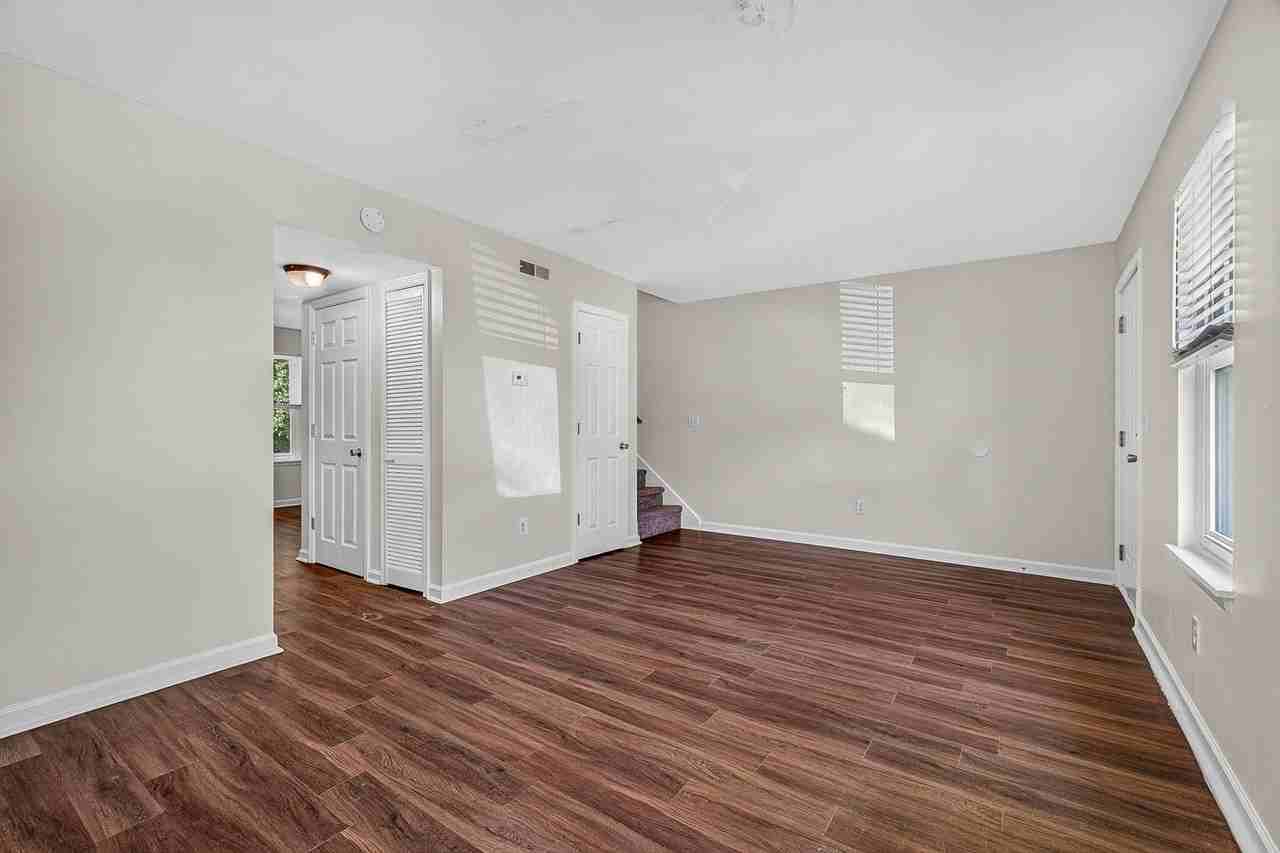 7591 Hunters Ridge Ln - Photo 5 of 21