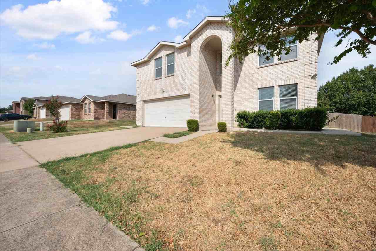511 Travis Ranch Trl - Photo 3 of 40