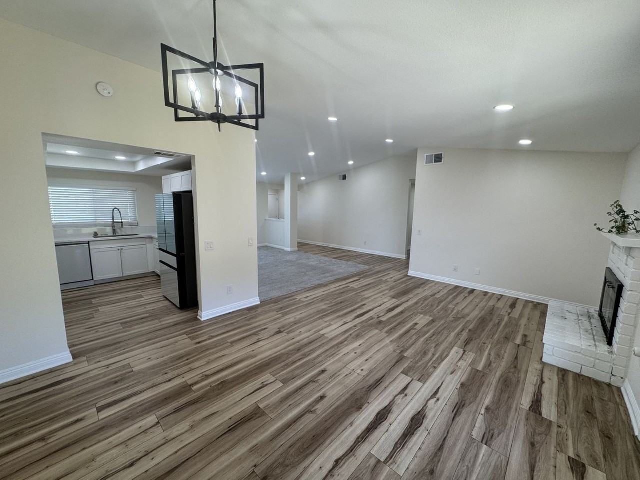 2892 Heller Dr - Photo 6 of 26