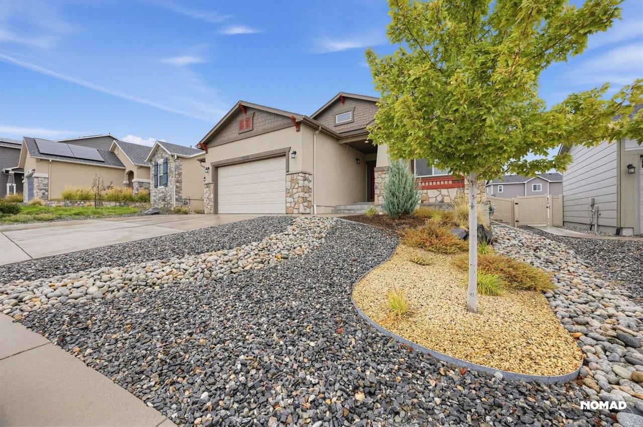 13028 Stone Valley Dr - Photo 2 of 30