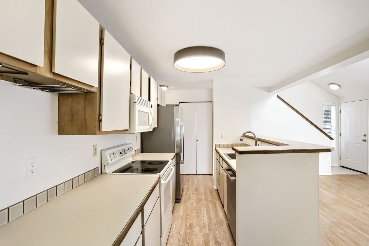 12749 Ne 132nd St - Photo 5 of 11