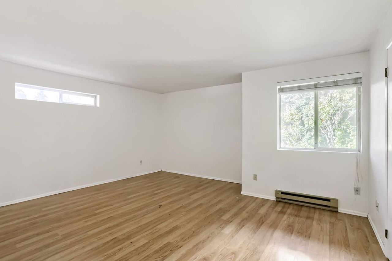 12749 Ne 132nd St - Photo 6 of 11