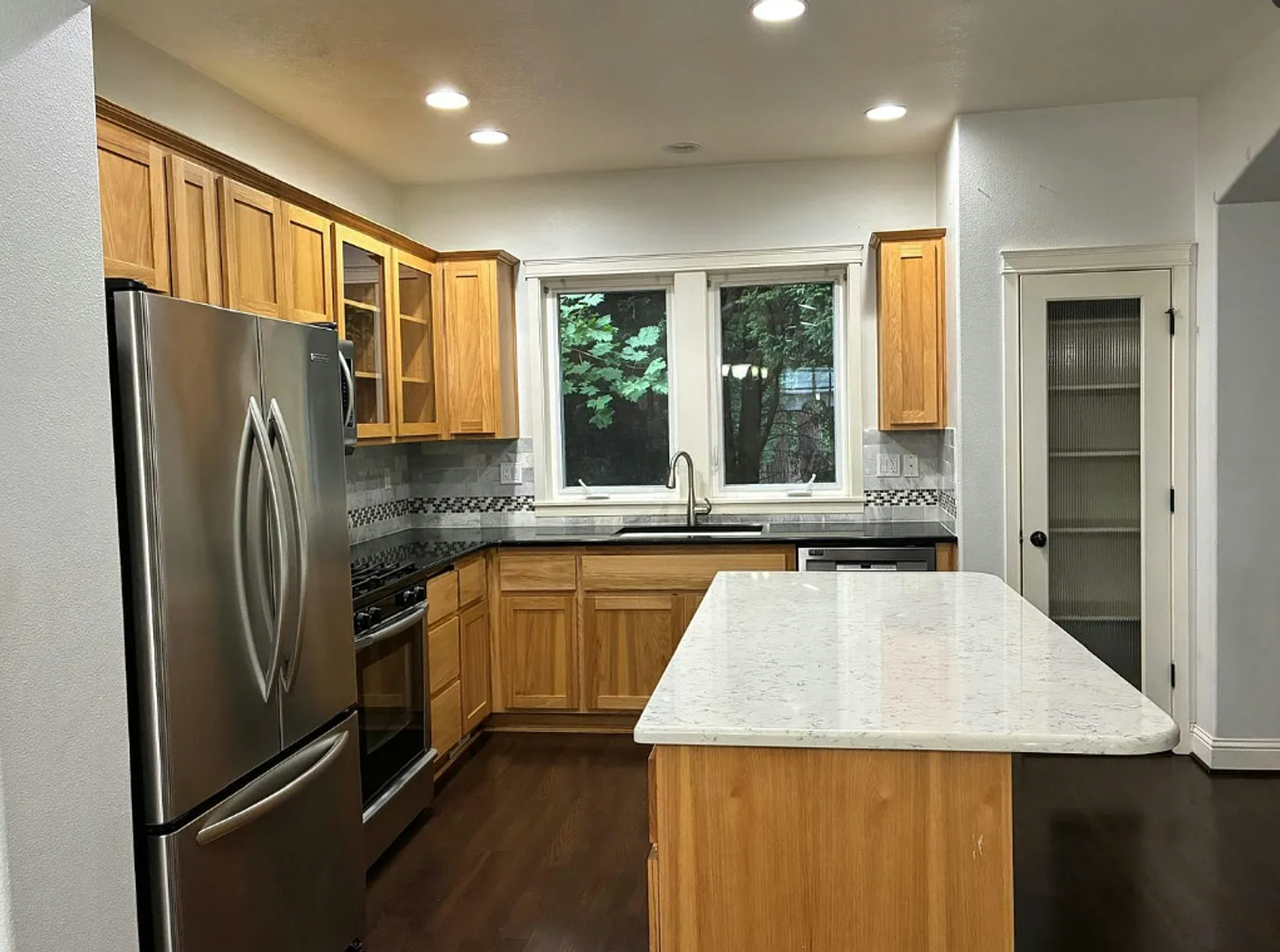 160 Ne Porto Way - Photo 4 of 35