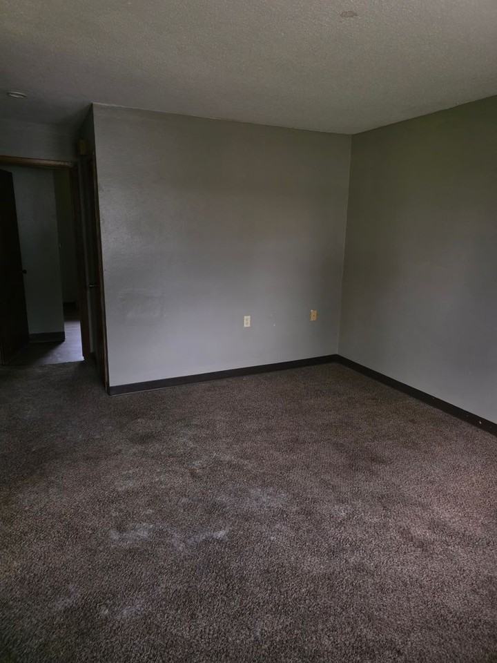 Cayuga Street LLC - Photo 5 of 9