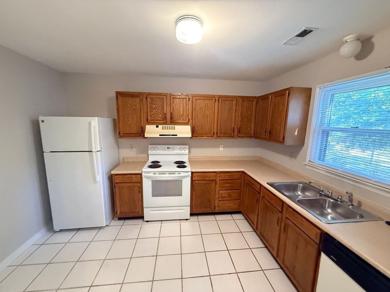 5932 Loch Arbor Ln - Photo 4 of 21