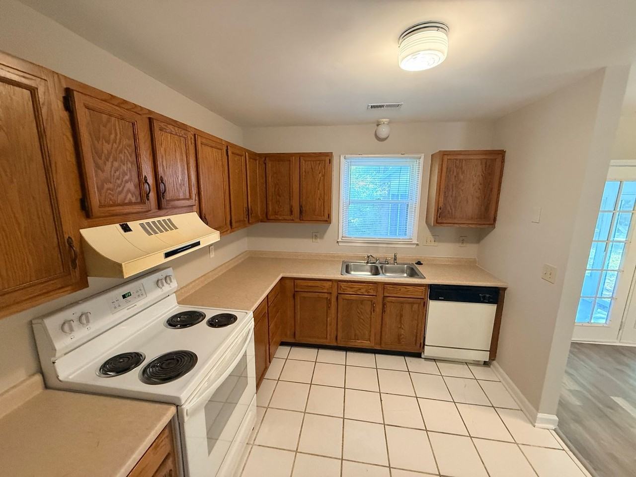 5932 Loch Arbor Ln - Photo 6 of 21