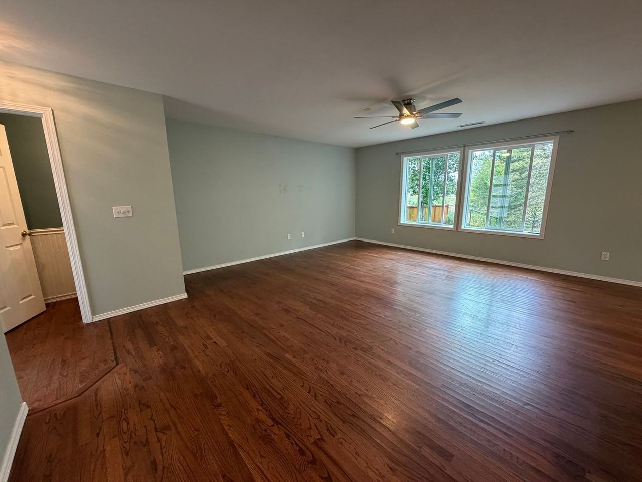 1924 Jensen Ave - Photo 5 of 28