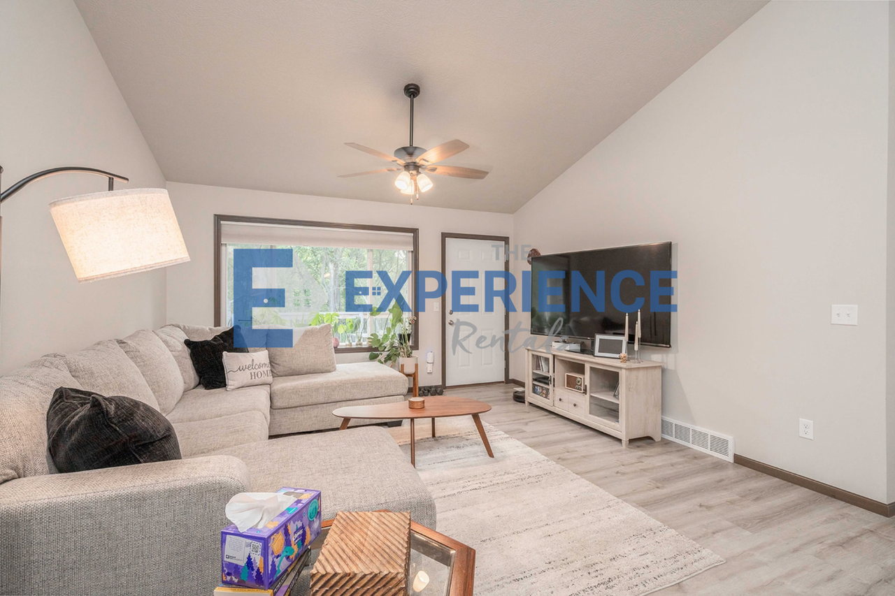 1806 N Oberg Cir - Photo 6 of 22