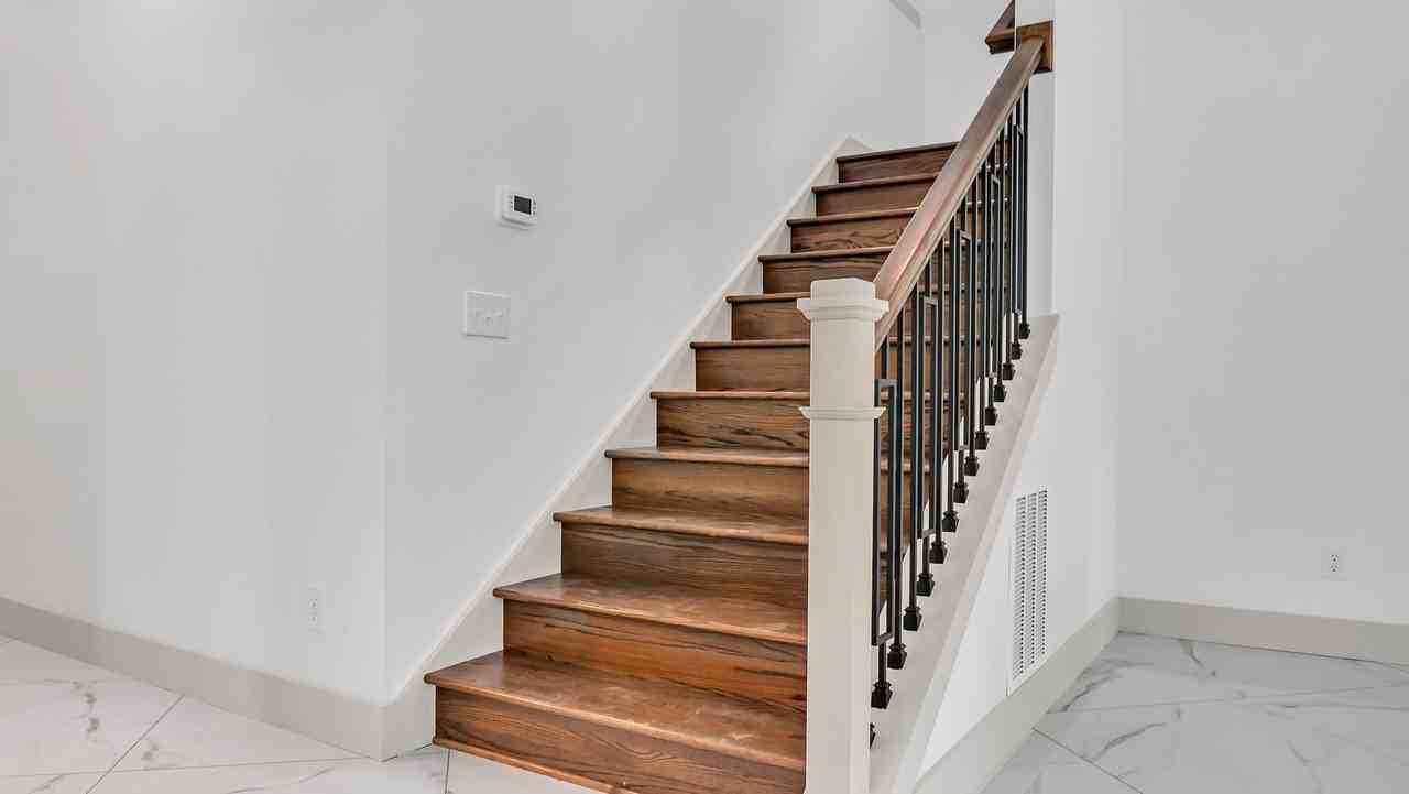 1104 N Grant St - Photo 5 of 17