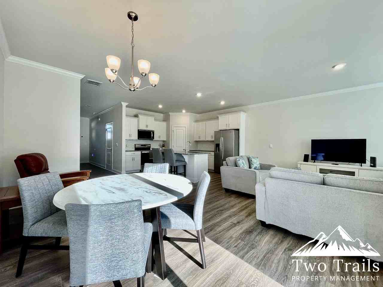 407 Creekview Rd - Photo 6 of 20