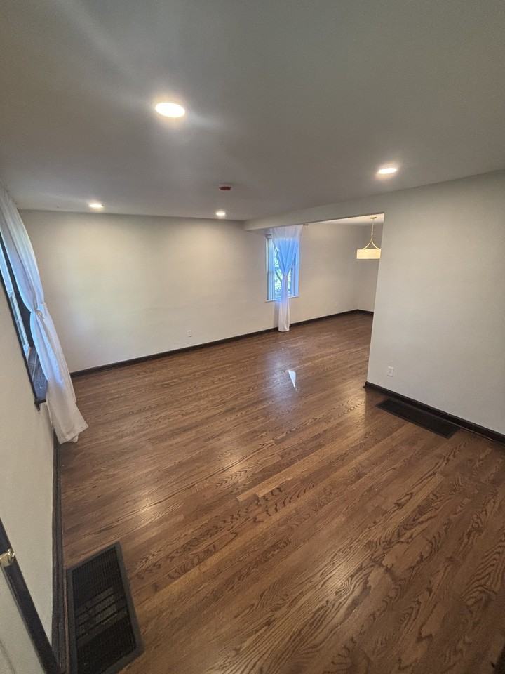 8616 Belhaven Dr - Photo 2 of 16