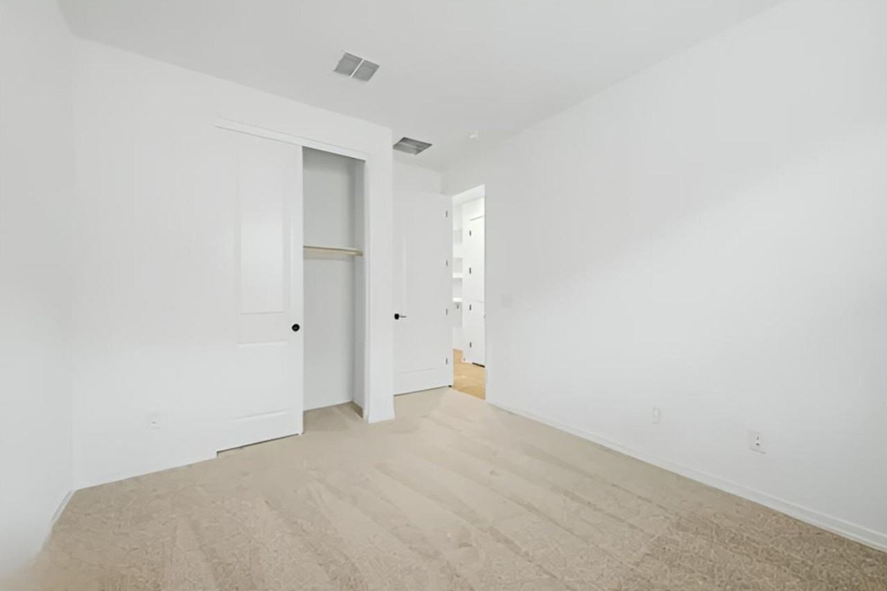 34380 N Timberlake Mnr - Photo 4 of 24
