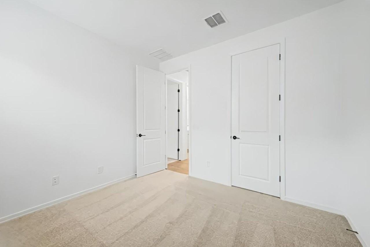 34380 N Timberlake Mnr - Photo 5 of 24