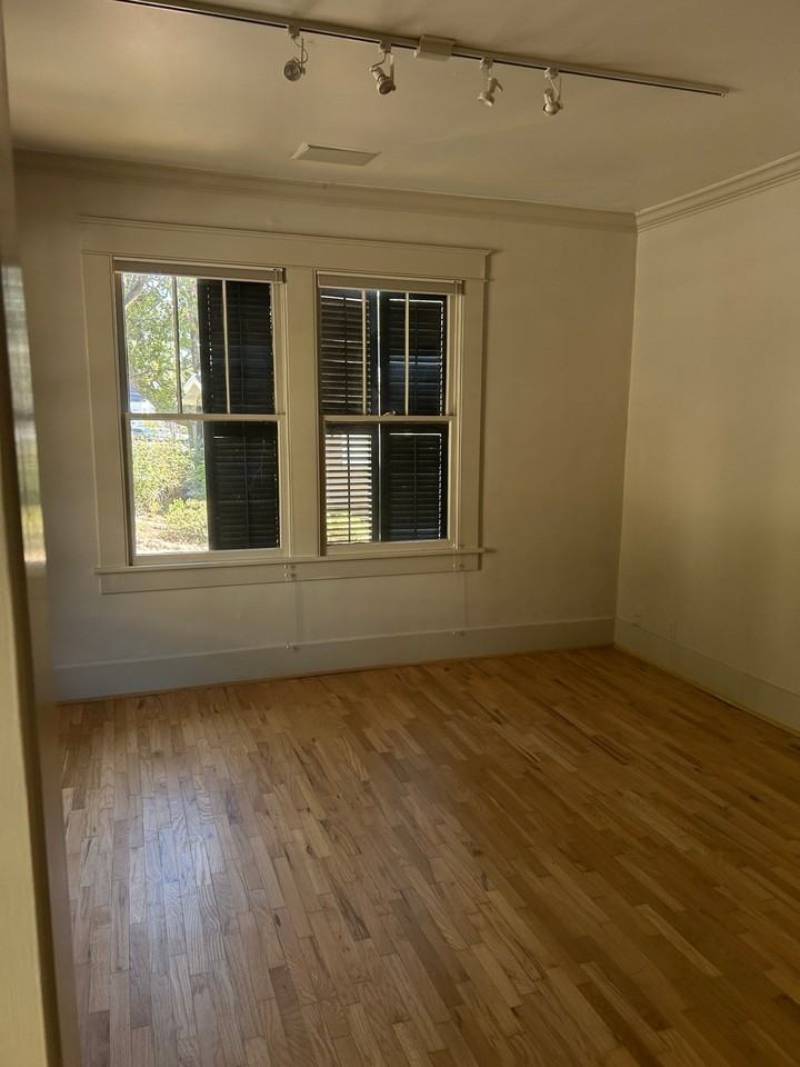 3115 Kavanaugh Blvd #A - Photo 7 of 19