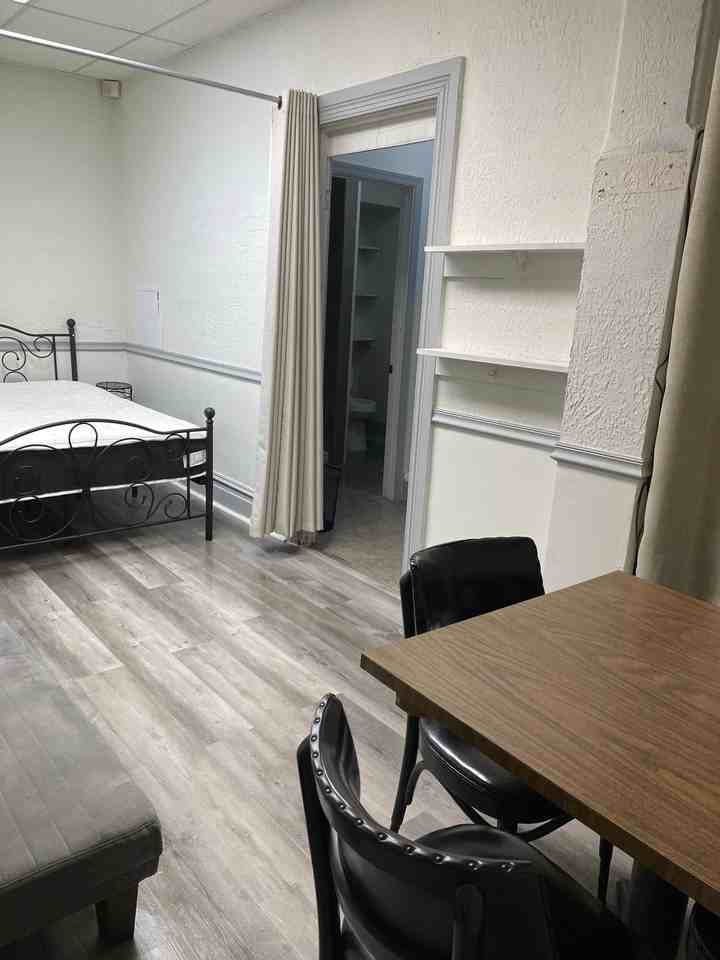 631 W Market St #1 - Photo 3 of 11