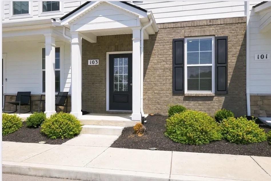 103 Grayson Cir - Photo 2 of 20