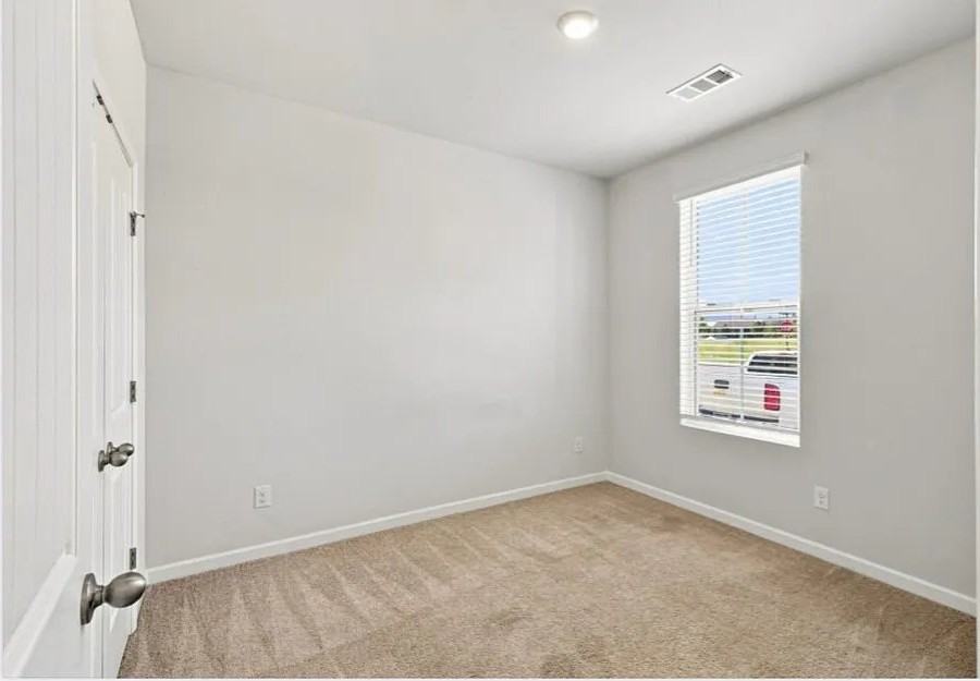 103 Grayson Cir - Photo 4 of 20