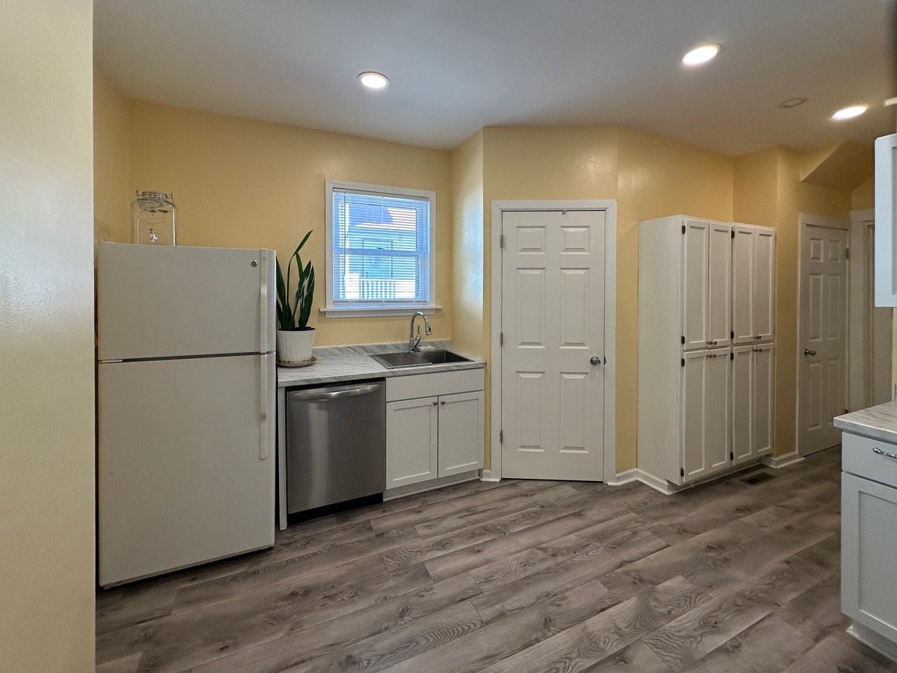 1842 N Arlington Pl - Photo 5 of 12