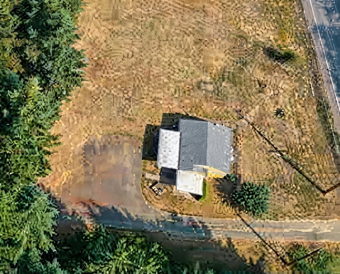 2058 Long Lake Rd Se - Photo 3 of 11