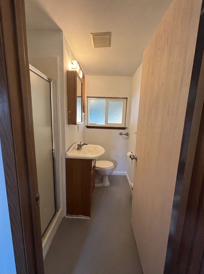 2058 Long Lake Rd Se - Photo 6 of 11