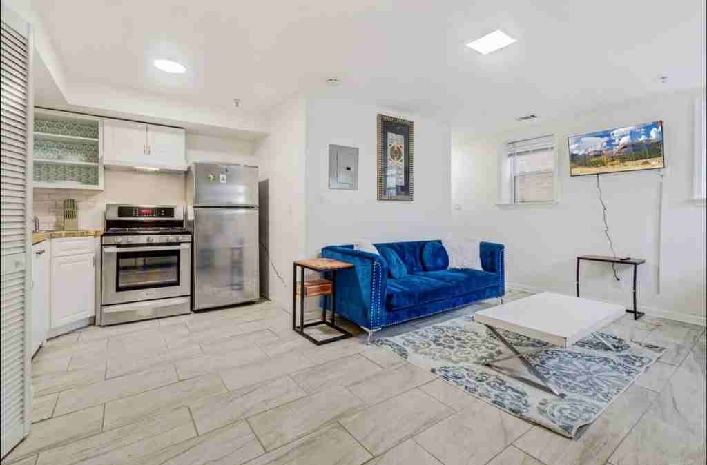 623 5th St Ne #6 - Photo 2 of 16