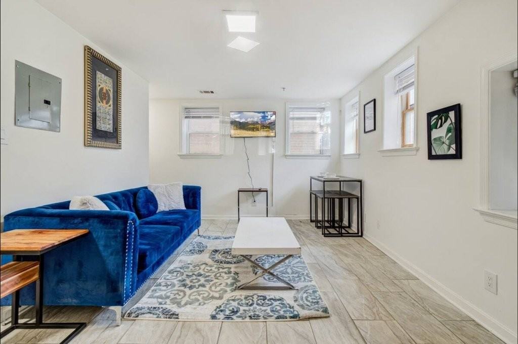 623 5th St Ne #6 - Photo 3 of 16