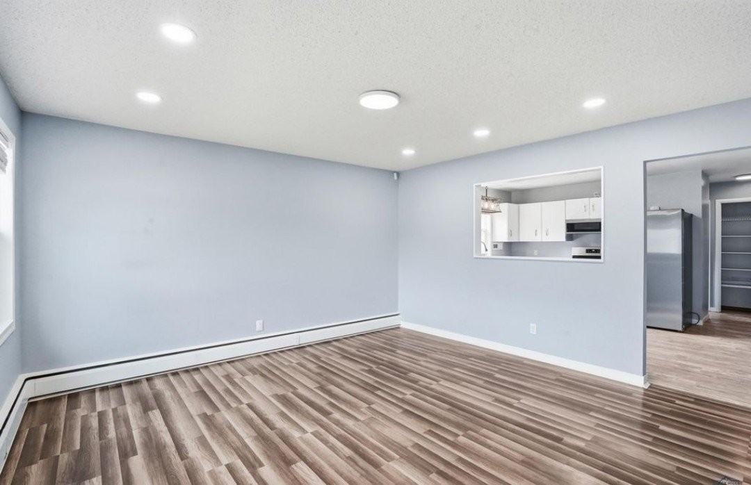 242 E Fairmont Blvd - Photo 4 of 20