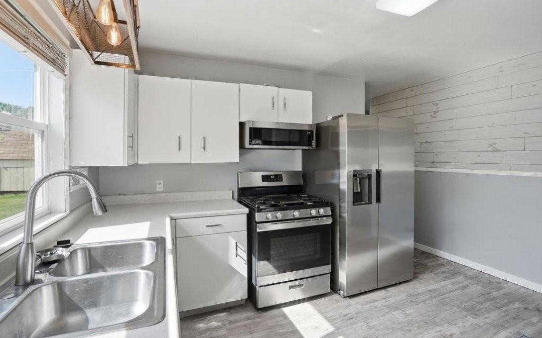 242 E Fairmont Blvd - Photo 7 of 20