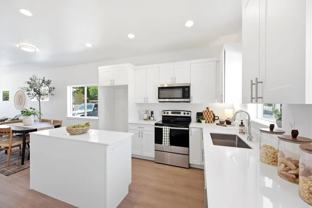 1127 Sw #21 - Photo 1 of 1