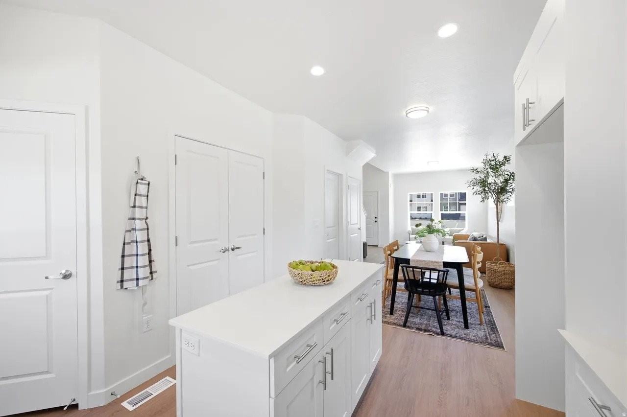 1127 Sw #21 - Photo 7 of 20