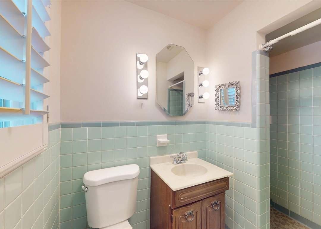 155 E Salem Dr - Photo 5 of 10