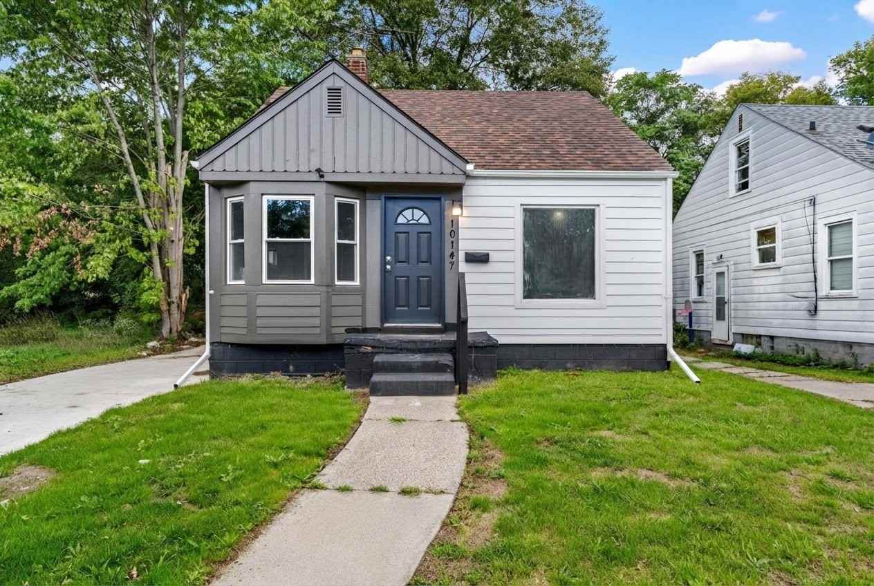 10147 Lanark St - Photo 2 of 20
