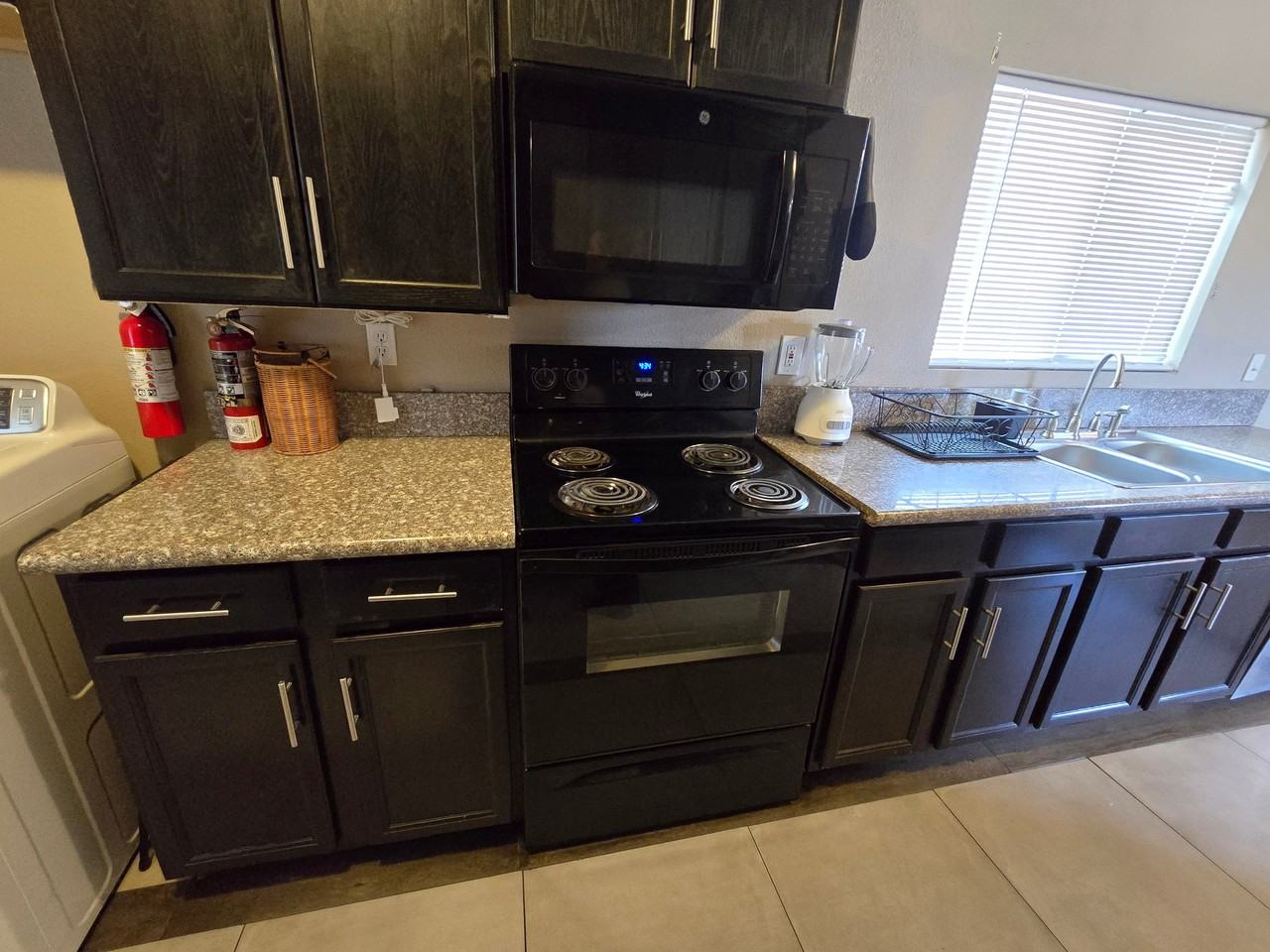 873 Aspen Cir - Photo 3 of 18