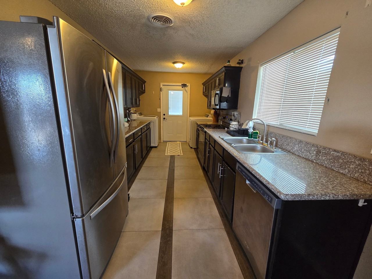 873 Aspen Cir - Photo 7 of 18