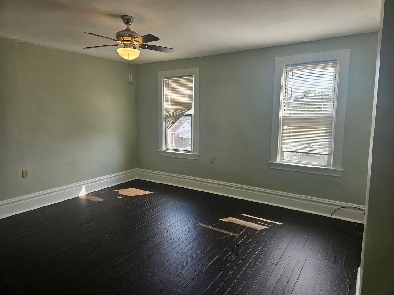 1220 Valley St - Photo 2 of 9