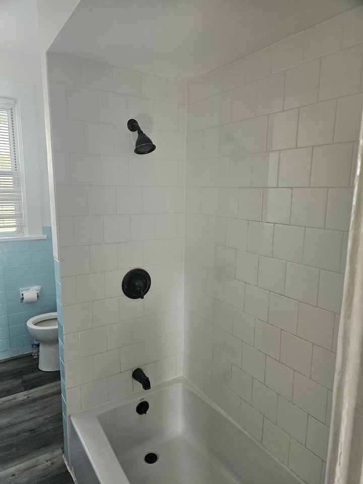 1220 Valley St - Photo 5 of 9