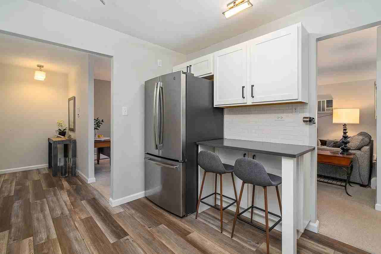 4248 Saratoga Ave - Photo 3 of 8