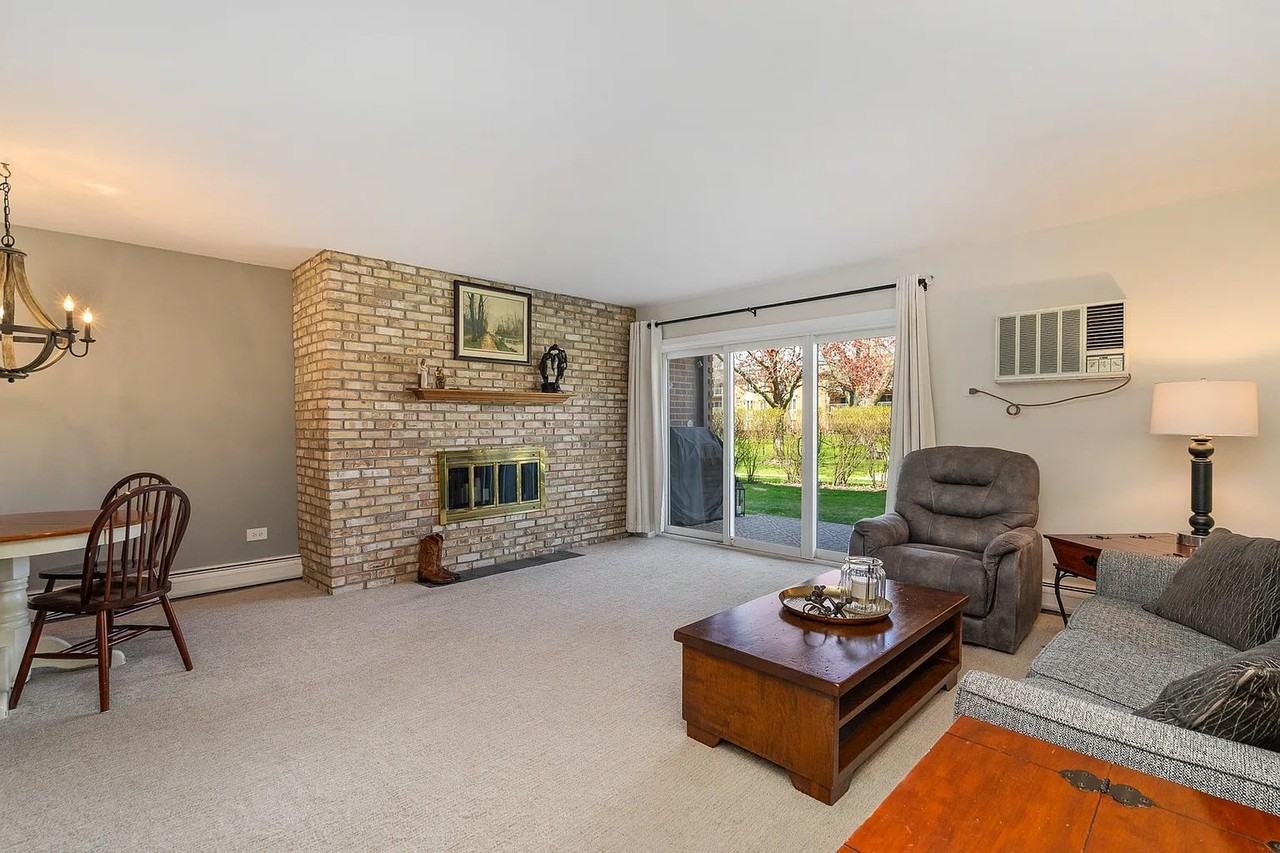 4248 Saratoga Ave - Photo 4 of 8