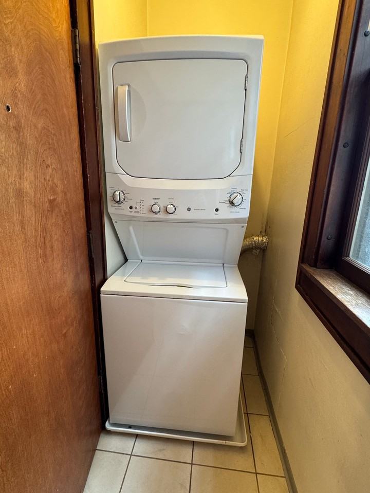 2622 N Stowell Ave - Photo 4 of 17