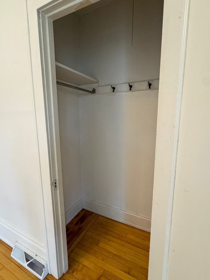 2622 N Stowell Ave - Photo 7 of 17