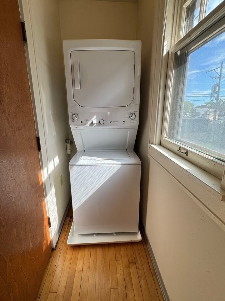 2624 N Stowell Ave - Photo 4 of 16