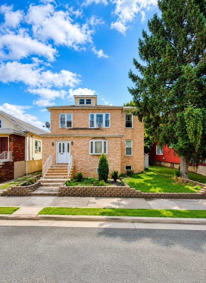 83 Shaler Ave #1
