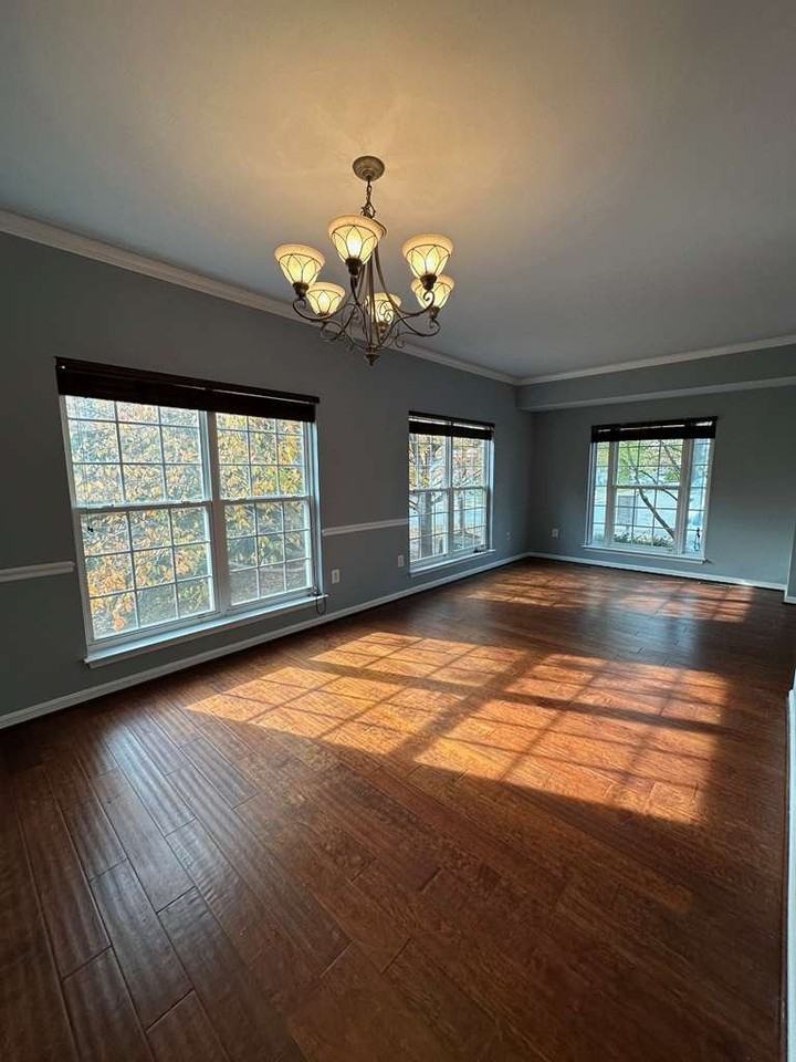 8319 Leighlex Ct - Photo 3 of 18