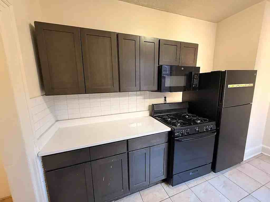226 66th St #8 - Photo 2 of 9