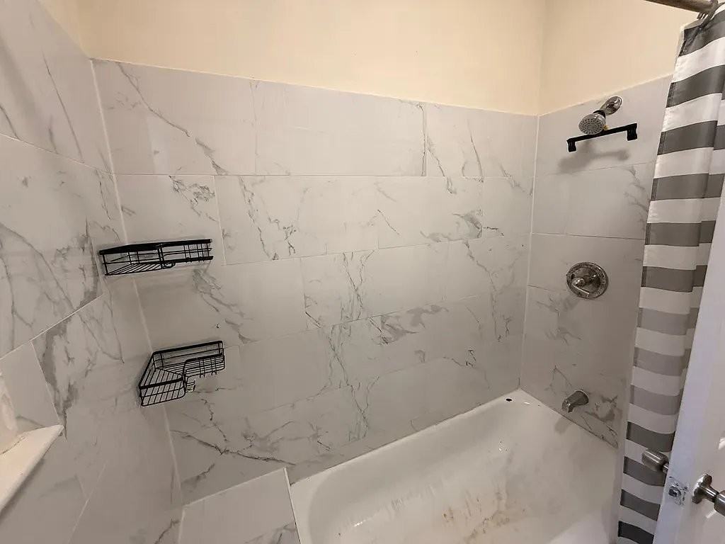 226 66th St #8 - Photo 4 of 9