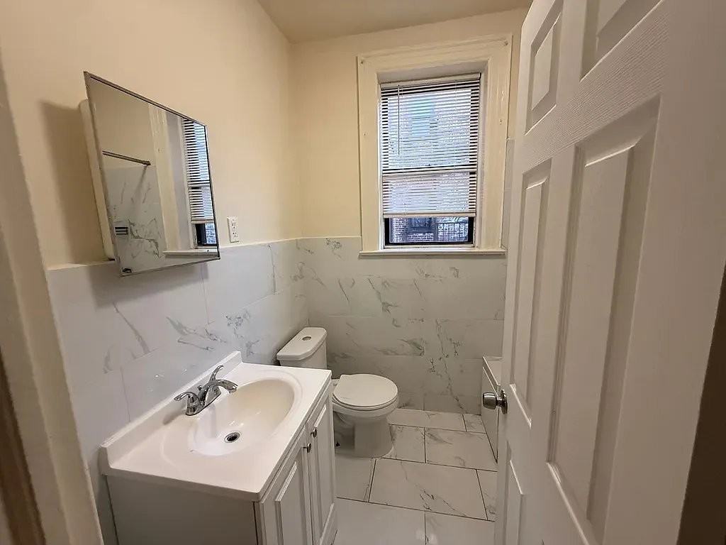 226 66th St #8 - Photo 5 of 9