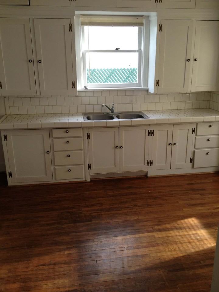 315 12th Ave - Photo 3 of 8