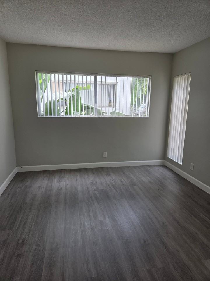 4715 S Slauson Ave #2 - Photo 4 of 8