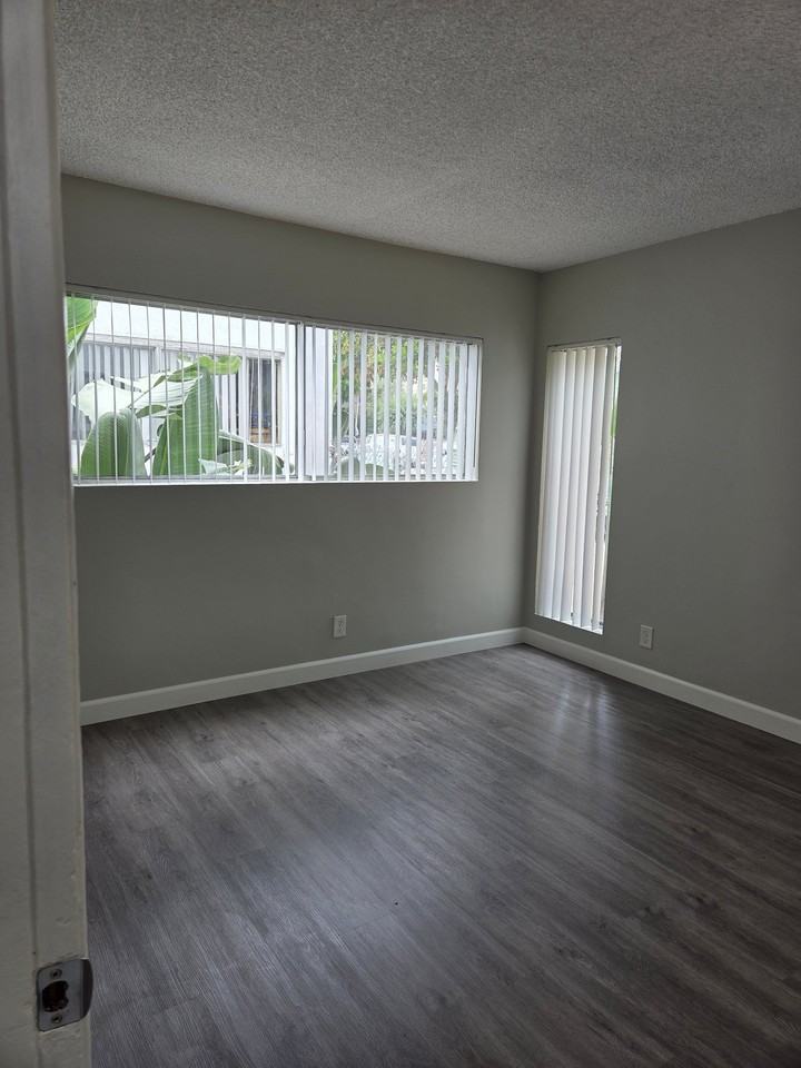 4715 S Slauson Ave #2 - Photo 5 of 8