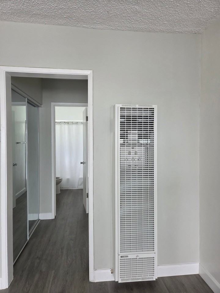 4715 S Slauson Ave #2 - Photo 6 of 8